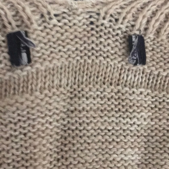 Two (2) Gap cotton sweaters - Picture 8 of 8